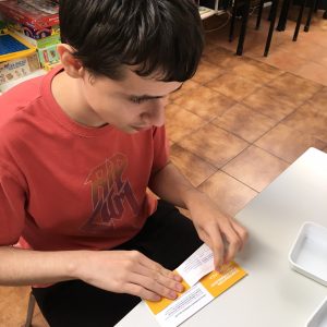 Gorka Urumea Hortz Klinikarentzako poltsaratzea egiten